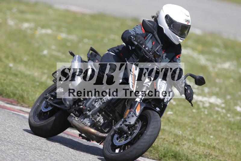 Archiv-2025/09 22.04.2025 Cornu Master School ADR/gruen-vert/244